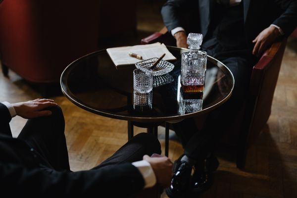 Does the Davidoff Late Hour Robusto Earn Its Whisky-Barrel Reputation?